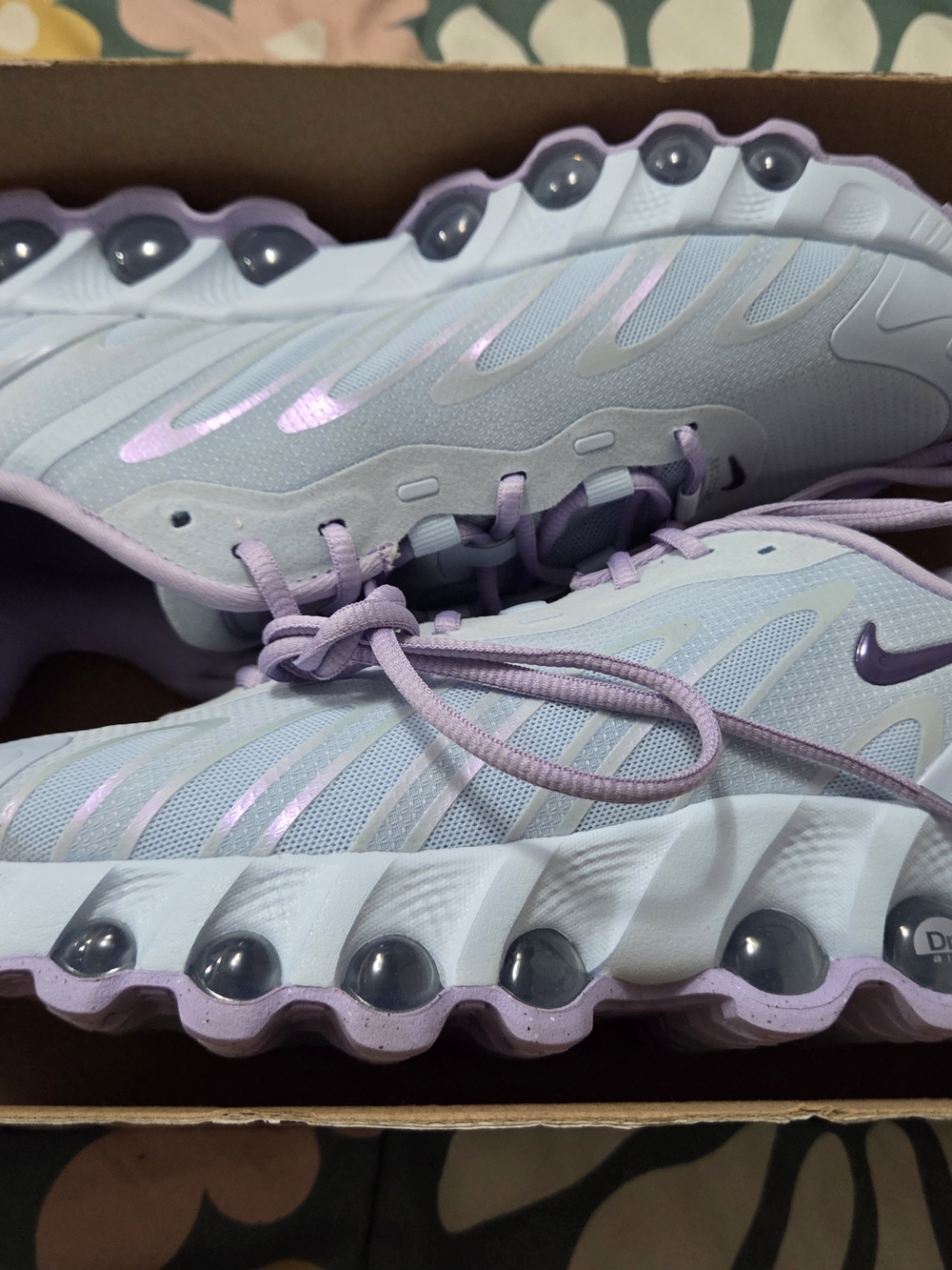 Nike Women's Lavender/Light Purple Running Sneakers